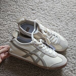 Onitsuka Tigets Size 8.5womens/7mens